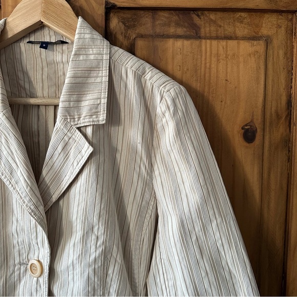 Reitmans 100% Cotton Striped Pinstripe Blazer Beige and Off White - Size 9 - Picture 2 of 11